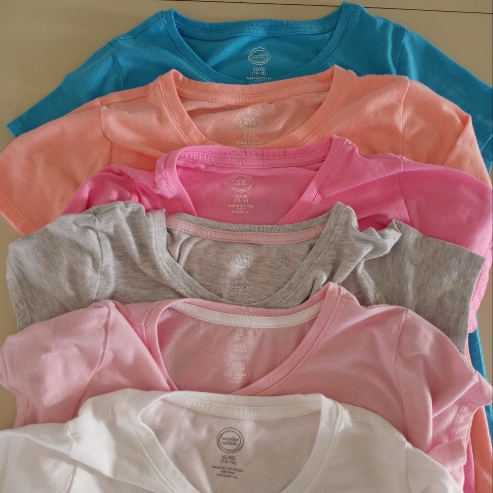 Girls Graphic Tee Shirts Tops Bundle Size 14/16 XL - Picture 2 of 16